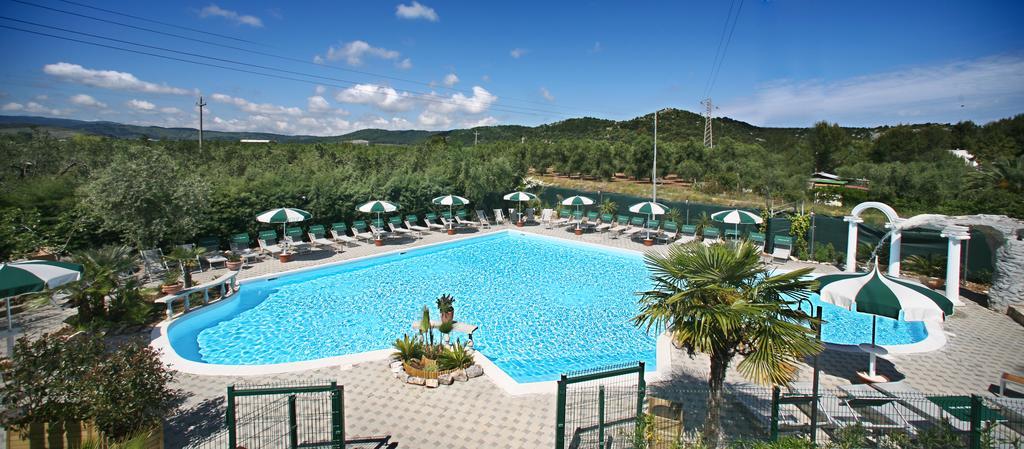 Villaggio Club Degli Ulivi Vieste Esterno foto