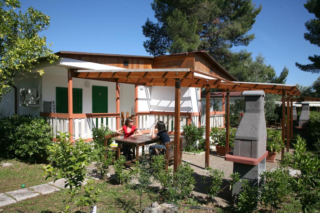 Villaggio Club Degli Ulivi Vieste Esterno foto