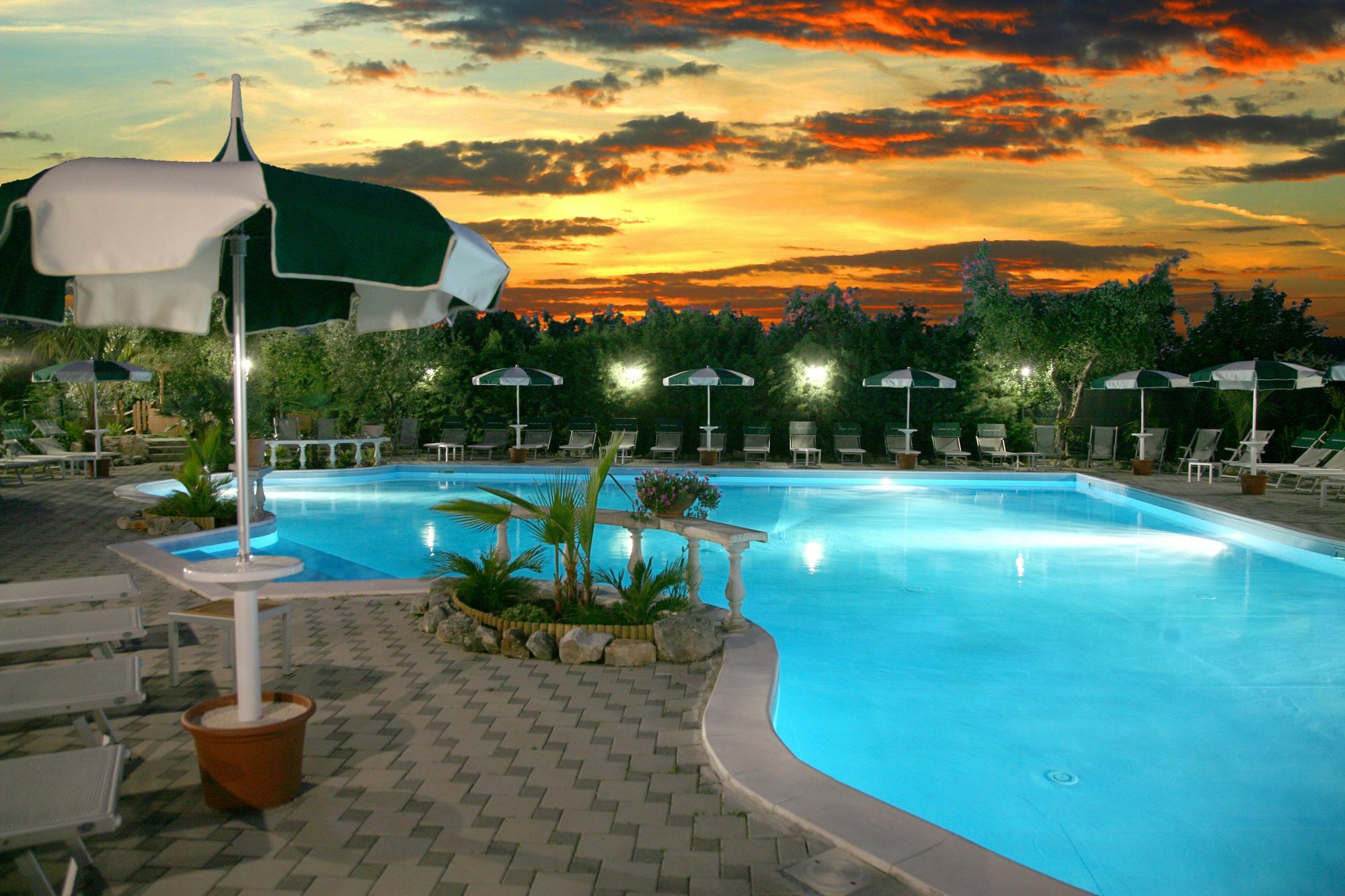 Villaggio Club Degli Ulivi Vieste Esterno foto
